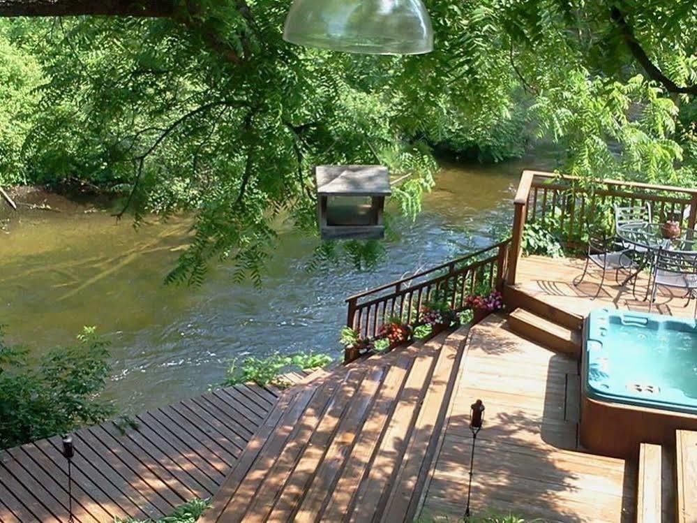 Stone Waters Inn Bellaire Exteriör bild