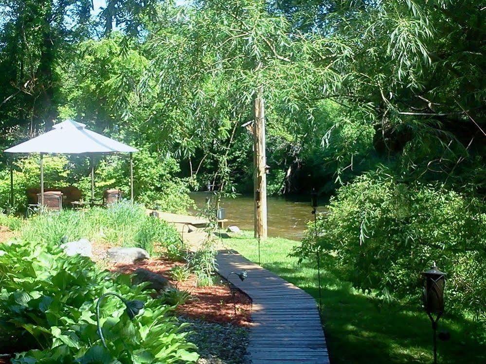 Stone Waters Inn Bellaire Exteriör bild