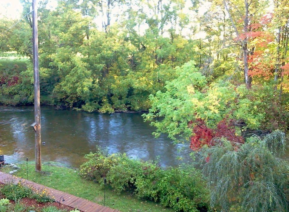 Stone Waters Inn Bellaire Exteriör bild