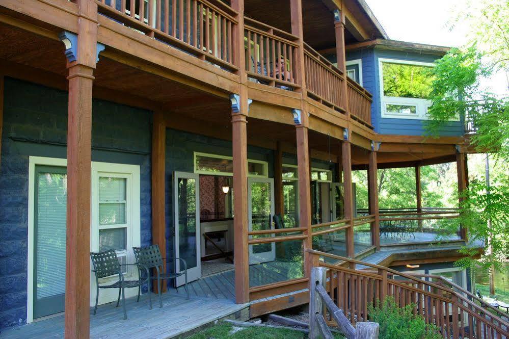 Stone Waters Inn Bellaire Exteriör bild